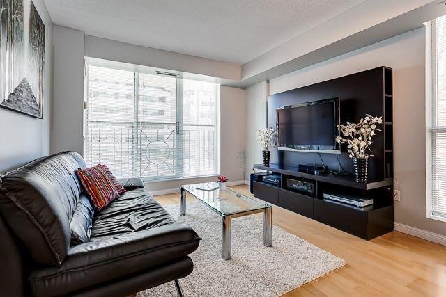 209 - 188 Redpath Ave, Condo with 2 bedrooms, 2 bathrooms and 1 parking in Toronto ON | Image 5