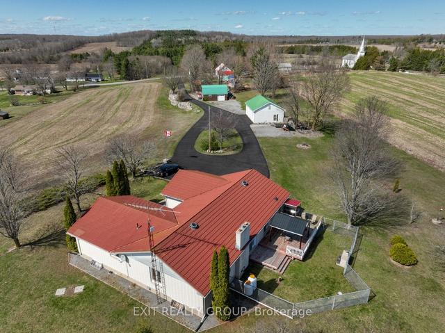 95 Boundary Rd, House detached with 3 bedrooms, 2 bathrooms and 15 parking in Belleville ON | Image 4