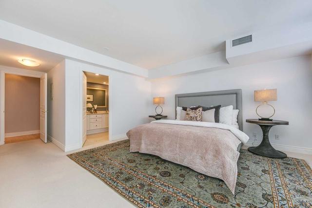1203* - 10 Delisle Ave, Condo with 3 bedrooms, 3 bathrooms and 4 parking in Toronto ON | Image 3