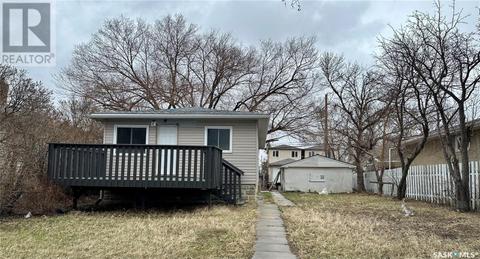 1237 Edgar Street, House detached with 3 bedrooms, 1 bathrooms and null parking in Regina SK | Card Image