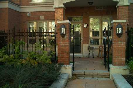 th-14 - 21 Burkebrook Pl, Townhouse with 3 bedrooms, 3 bathrooms and 2 parking in Toronto ON | Image 1