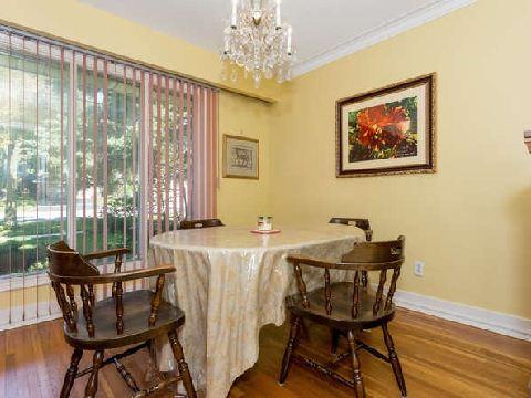 67 Rathburn Rd, House detached with 3 bedrooms, 2 bathrooms and 6 parking in Toronto ON | Image 5