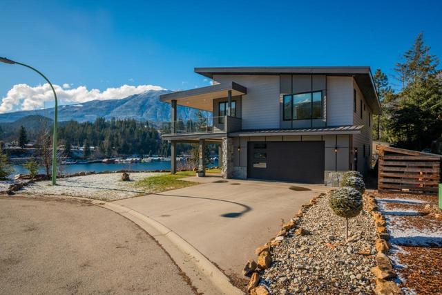 575 Larch Drive, House detached with 4 bedrooms, 3 bathrooms and 4 parking in Kaslo BC | Image 91