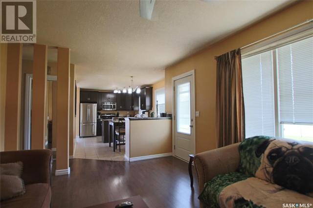 701 4th Avenue, House detached with 2 bedrooms, 2 bathrooms and null parking in Raymore SK | Image 10