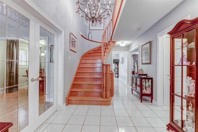 32 Andy Cres, House detached with 4 bedrooms, 3 bathrooms and 3 parking in Vaughan ON | Image 12