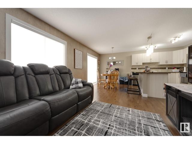 39 - 2004 Trumpeter Wy Nw, House attached with 3 bedrooms, 2 bathrooms and null parking in Edmonton AB | Image 8