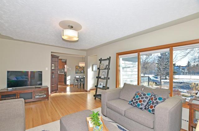 2014 9 Avenue Se, House detached with 4 bedrooms, 2 bathrooms and 2 parking in Calgary AB | Image 5