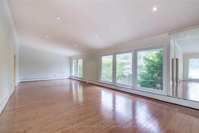 6 Country Club Dr, House detached with 4 bedrooms, 3 bathrooms and 10 parking in Toronto ON | Image 5