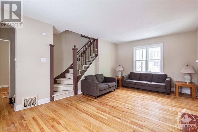 431 Ravenhill Avenue, House detached with 3 bedrooms, 1 bathrooms and 4 parking in Ottawa ON | Image 8