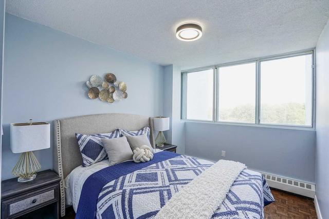 809 - 530 Lolita Gdns, Condo with 3 bedrooms, 1 bathrooms and 1 parking in Mississauga ON | Image 16