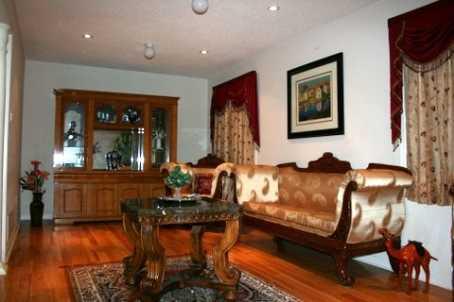 63 Rollingwood Dr, House detached with 4 bedrooms, 4 bathrooms and 2 parking in Brampton ON | Image 3