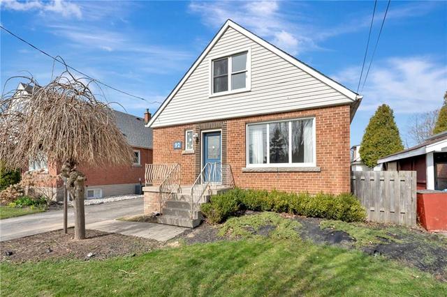 92 East 43rd Street, House detached with 4 bedrooms, 2 bathrooms and 3 parking in Hamilton ON | Image 2