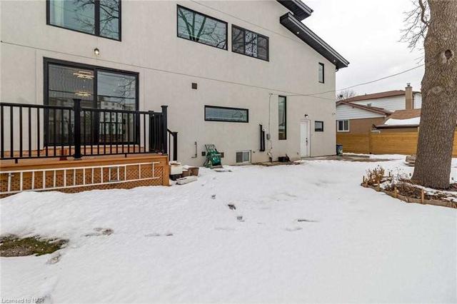 89 Stavely Cres, House detached with 3 bedrooms, 5 bathrooms and 2 parking in Toronto ON | Image 28