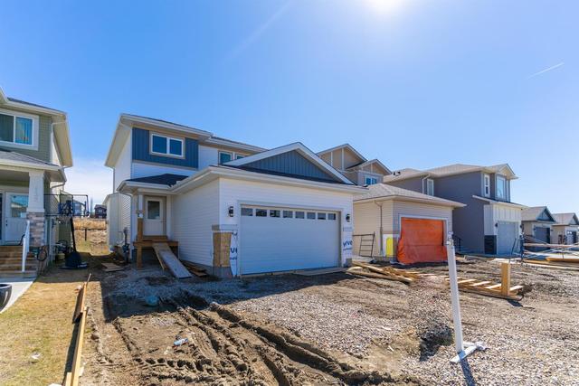 136 Lakewood Circle, House detached with 3 bedrooms, 2 bathrooms and 4 parking in Strathmore AB | Image 2