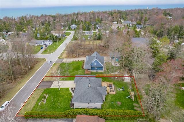 906 Tanglewood Drive, House detached with 3 bedrooms, 1 bathrooms and 7 parking in Huron Kinloss ON | Image 12