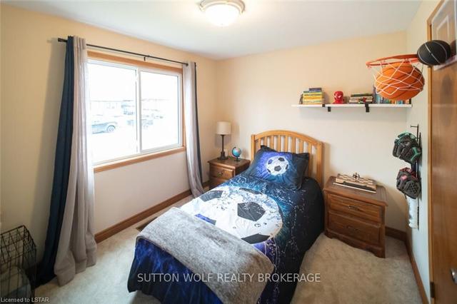 91 Clarence St, House detached with 3 bedrooms, 2 bathrooms and 3 parking in Strathroy Caradoc ON | Image 7