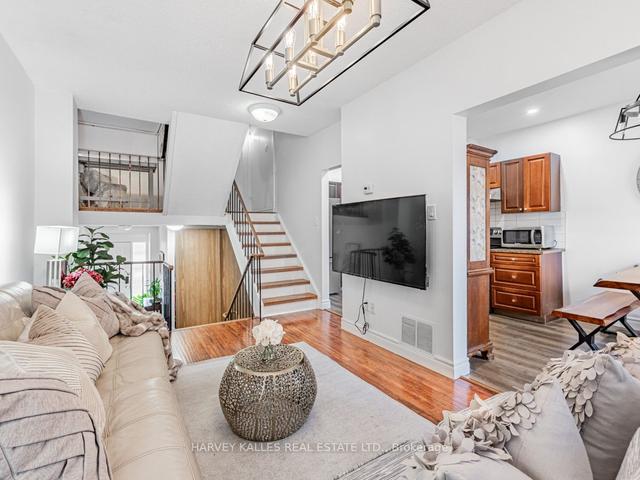 20 - 4140 Lawrence Ave E, Townhouse with 4 bedrooms, 2 bathrooms and 2 parking in Toronto ON | Image 3