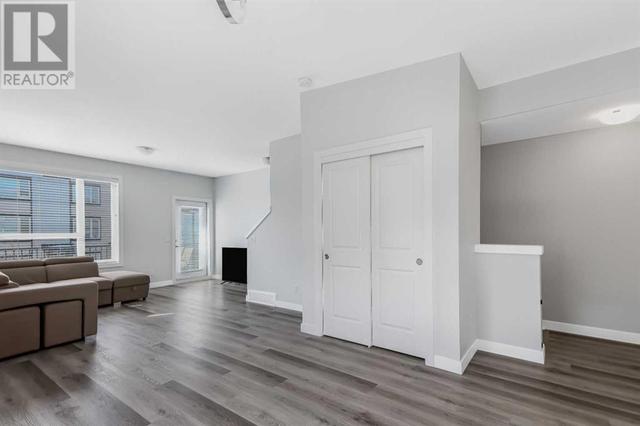 18 Evanscrest Park Nw, House attached with 3 bedrooms, 2 bathrooms and 3 parking in Calgary AB | Image 10