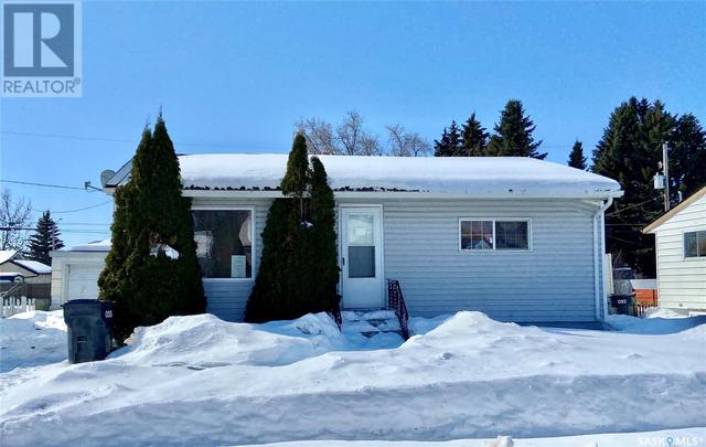 68 Irwin Avenue, House detached with 2 bedrooms, 1 bathrooms and null parking in Yorkton SK | Image 1