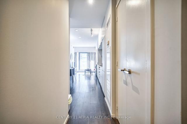 1002 - 159 Dundas St E, Condo with 1 bedrooms, 1 bathrooms and 0 parking in Toronto ON | Image 2