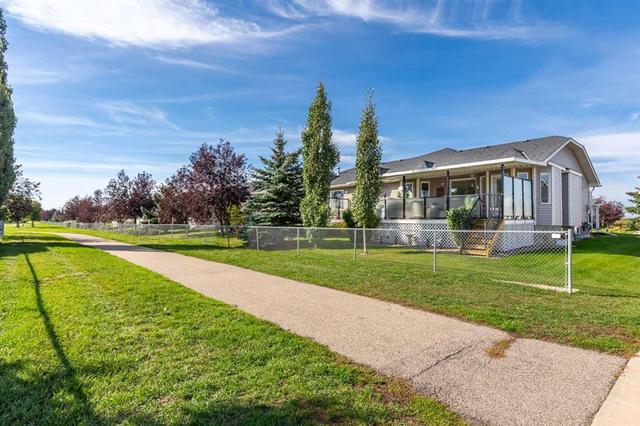 644 Riverside Boulevard Nw, Home with 2 bedrooms, 2 bathrooms and 4 parking in High River AB | Image 44