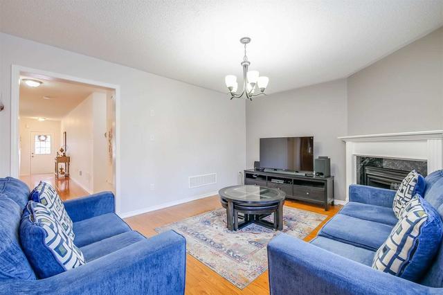 539 Nairn Circ, House semidetached with 4 bedrooms, 3 bathrooms and 2 parking in Milton ON | Image 4