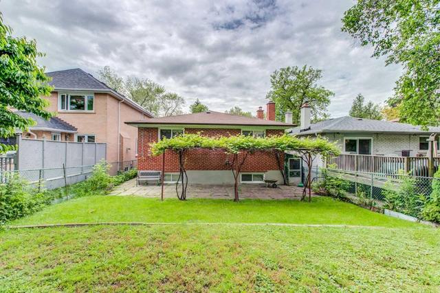 166 Hendon Ave, House detached with 3 bedrooms, 2 bathrooms and 2 parking in Toronto ON | Image 19