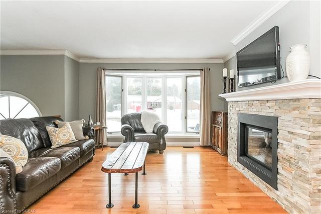 8 Islandview Crescent, House detached with 4 bedrooms, 2 bathrooms and 6 parking in Wasaga Beach ON | Image 6