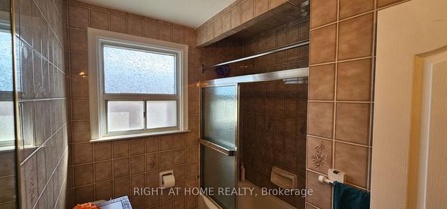 12 Billcar Rd, House detached with 3 bedrooms, 2 bathrooms and 4 parking in Toronto ON | Image 10