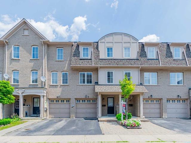 7 Brisby Mews, Townhouse with 3 bedrooms, 4 bathrooms and 1 parking in Toronto ON | Image 1