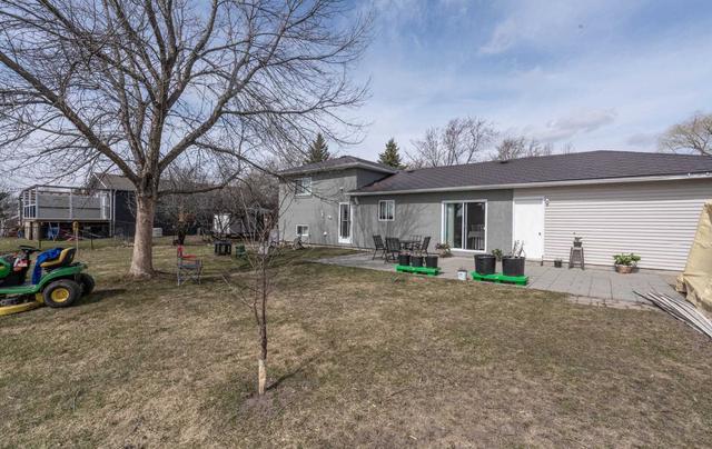 2584 Lawrence Ave, House detached with 3 bedrooms, 2 bathrooms and 8 parking in Innisfil ON | Image 27