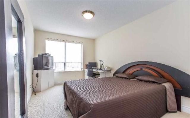 1106 - 2 Clairtrell Rd, Condo with 2 bedrooms, 2 bathrooms and 1 parking in Toronto ON | Image 4