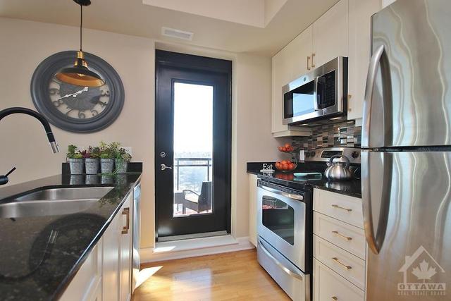 1002 - 75 Cleary Avenue, Condo with 2 bedrooms, 2 bathrooms and 1 parking in Ottawa ON | Image 11
