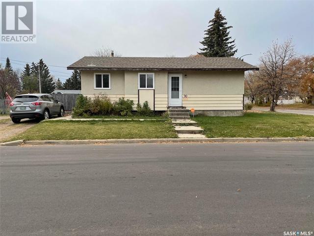 90 Macarthur Drive, House detached with 4 bedrooms, 1 bathrooms and null parking in Prince Albert SK | Card Image