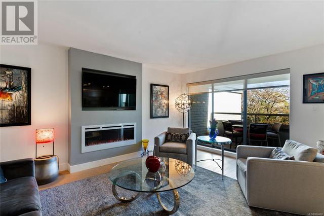 406 - 1370 Beach Dr, Condo with 2 bedrooms, 2 bathrooms and 2 parking in Oak Bay BC | Image 6