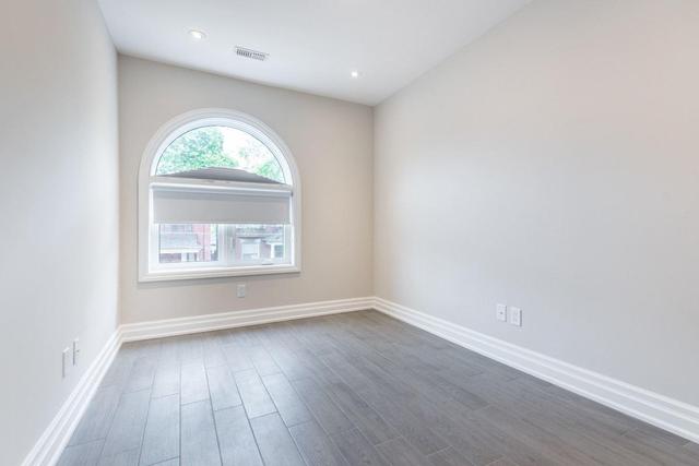 710 Ossington Ave, House detached with 3 bedrooms, 3 bathrooms and 2 parking in Toronto ON | Image 12