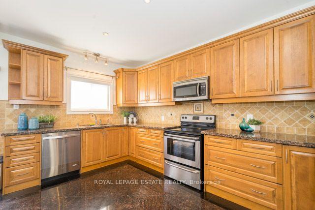 295 Gowan Ave, House detached with 3 bedrooms, 2 bathrooms and 2 parking in Toronto ON | Image 24