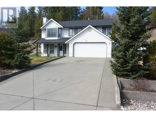 255 Redden Road, House detached with 4 bedrooms, 3 bathrooms and null parking in Quesnel BC | Image 1