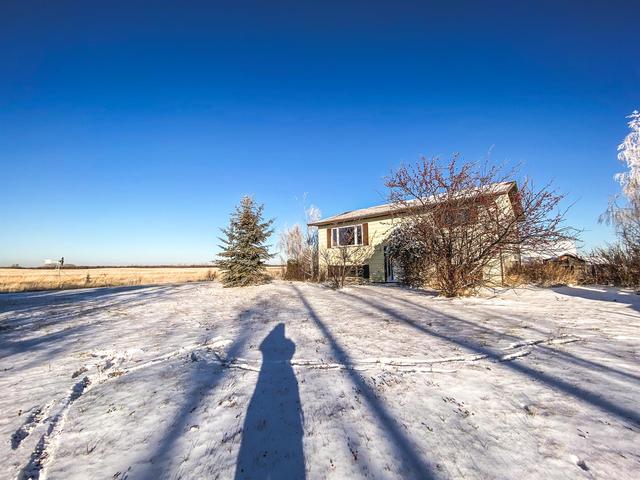 80301 Range Road 73, House detached with 3 bedrooms, 2 bathrooms and null parking in Saddle Hills County AB | Image 10
