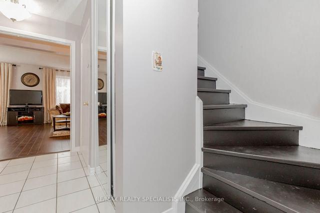 88 Carleton Pl, Townhouse with 4 bedrooms, 3 bathrooms and 2 parking in Brampton ON | Image 6