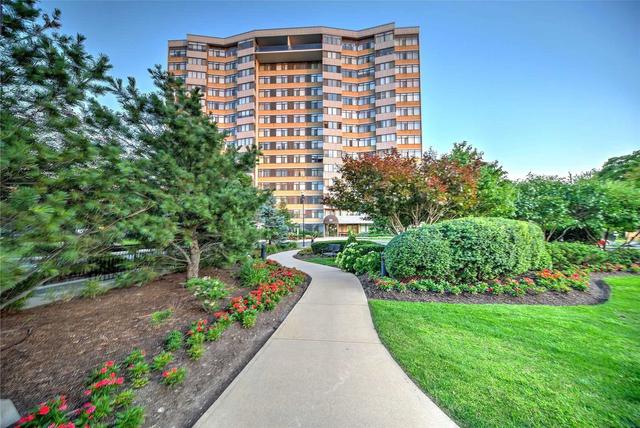 501 - 90 Fisherville Rd, Condo with 2 bedrooms, 2 bathrooms and 1 parking in Toronto ON | Image 1