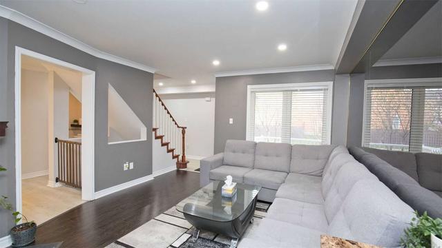 146 Moffatt Ave, House detached with 3 bedrooms, 4 bathrooms and 6 parking in Brampton ON | Image 39