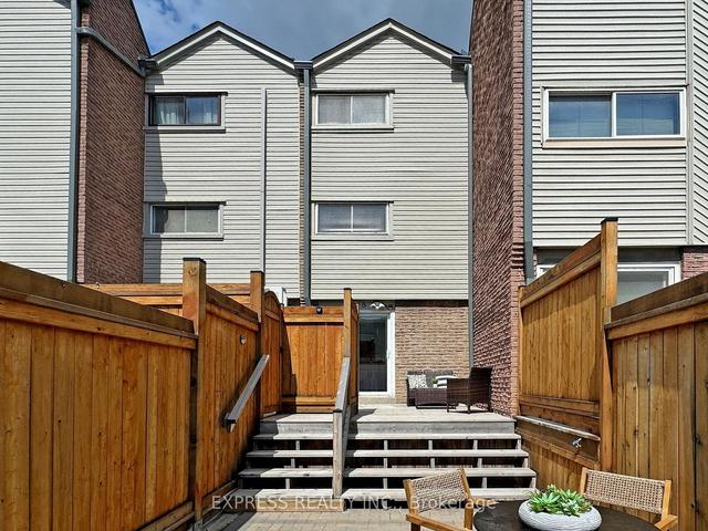 18 - 1666 Queen St E, Townhouse with 3 bedrooms, 1 bathrooms and 1 parking in Toronto ON | Image 31