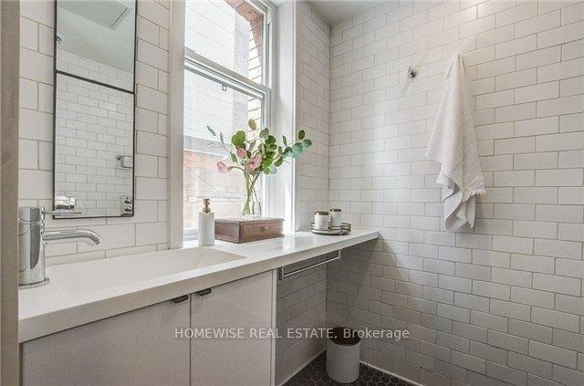 4b - 795 College St, Condo with 3 bedrooms, 2 bathrooms and 0 parking in Toronto ON | Image 9