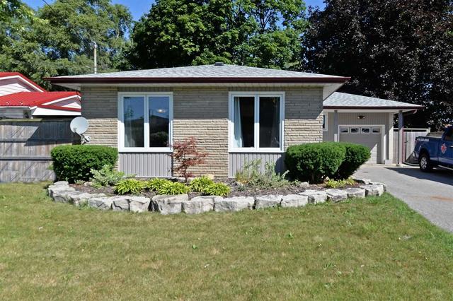 902 Vistula Dr, House detached with 3 bedrooms, 3 bathrooms and 7 parking in Pickering ON | Image 1