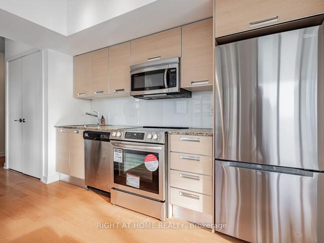 2907 - 33 Charles St E, Condo with 2 bedrooms, 1 bathrooms and 1 parking in Toronto ON | Image 33