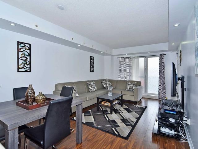 2060 - 3047 Finch Ave W, Townhouse with 2 bedrooms, 2 bathrooms and 1 parking in Toronto ON | Image 35
