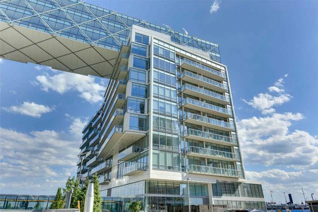 1006 - 29 Queens Quay E, Condo with 2 bedrooms, 3 bathrooms and 2 parking in Toronto ON | Image 1
