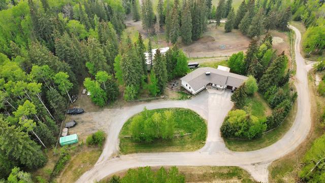 102 Meadow Drive, House detached with 5 bedrooms, 3 bathrooms and null parking in Clearwater County AB | Image 4