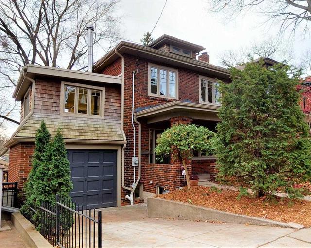 205 Glendonwynne Rd, House detached with 3 bedrooms, 2 bathrooms and 1 parking in Toronto ON | Image 1
